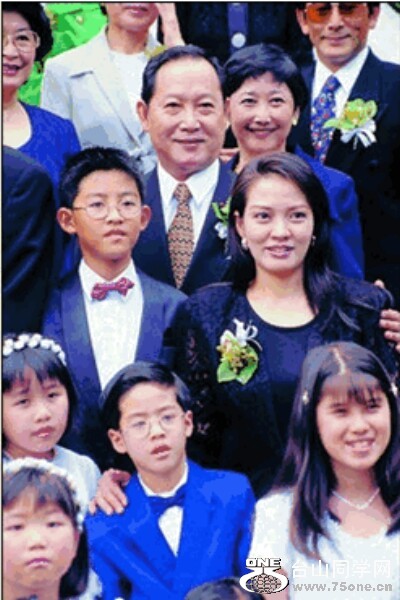 98̫̫졢JinnyСPatrickظ۲μŮһʽع.jpg