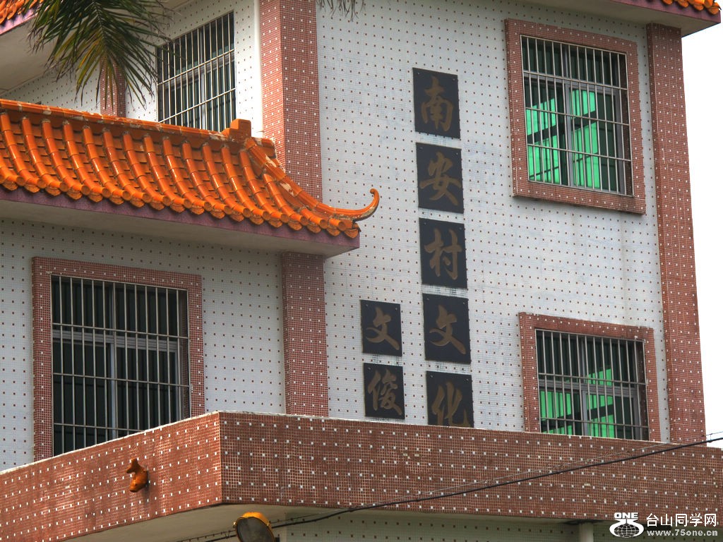 050.jpg