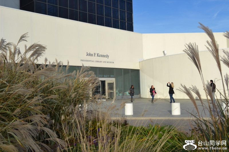 UMass 2011-11-19 083 (800x533).jpg