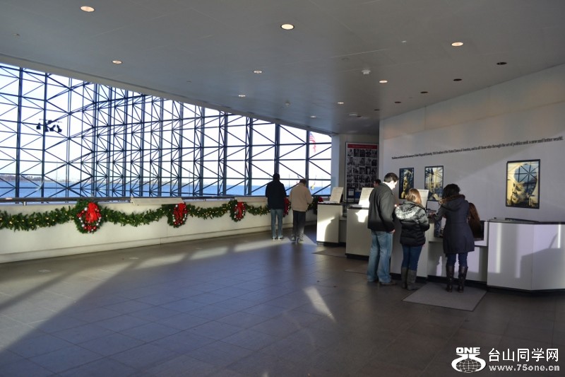 UMass 2011-11-19 094 (800x533).jpg