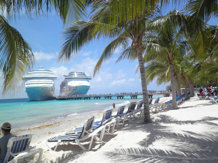 ½ Half Moon Cay