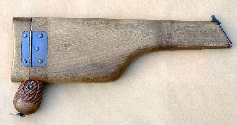 800px-Mauser_C96_M1916_Red_9_6.jpg